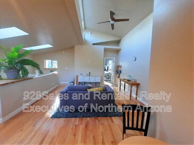 Foto del edificio - 2304 N Talkington Dr