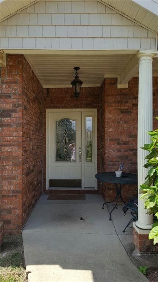 Building Photo - Spacious 3802 SW Osprey Drive 4 BR in Bent...