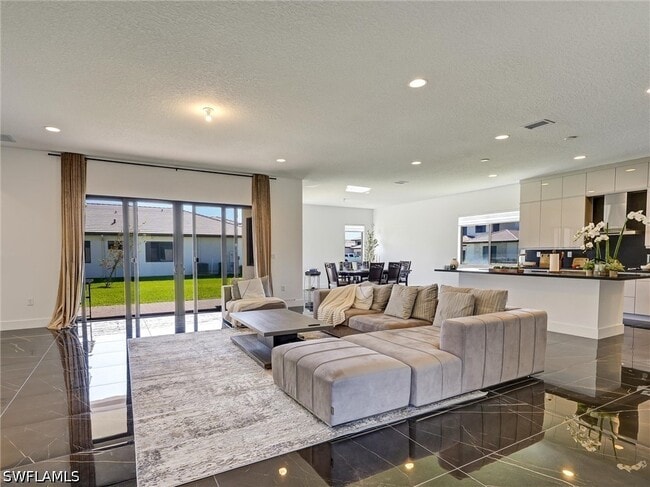 Building Photo - 5126 Panella Ave