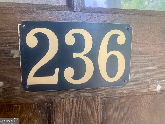 Foto del edificio - 236 Center Park Ln