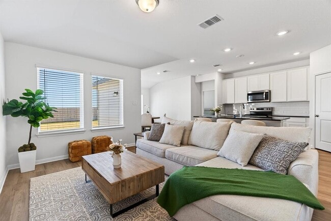 Foto del edificio - 120 Honey Bee Rd