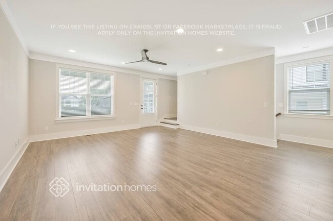 Building Photo - 220 Founders Ln