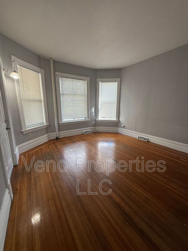 Foto del edificio - 1075 Park Ave