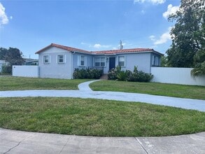 Building Photo - 8370 SW 27th Ln