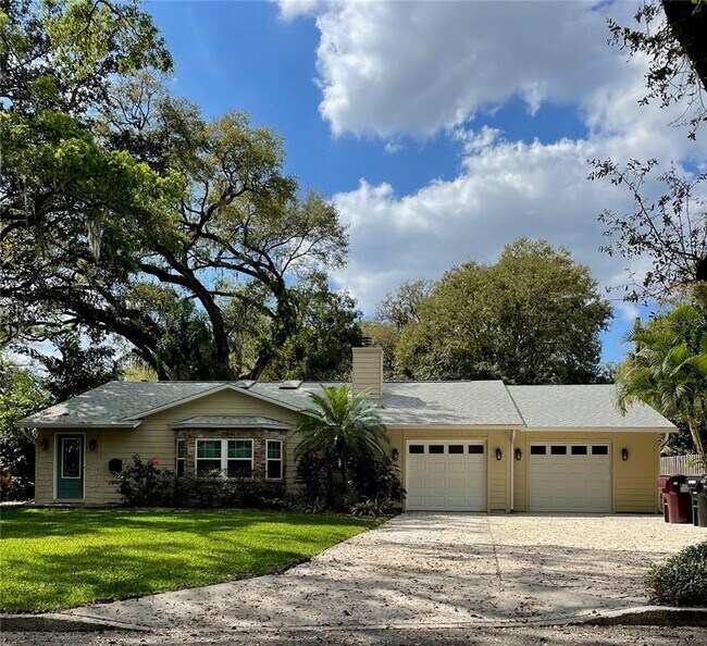 Building Photo - 814 Seminole Ave