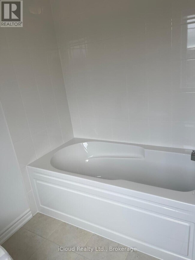 Photo du bâtiment - 4 Vinewood Cres