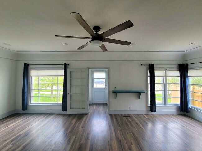Foto del edificio - 715 1st Ave E