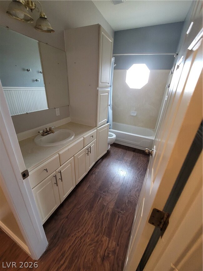 Building Photo - 1951 Jim Haworth