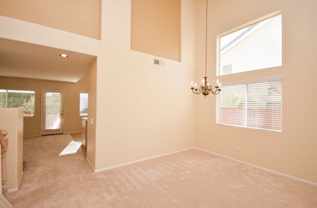 Foto del edificio - Beautiful Spacious 3BR/2.5BA Located in th...