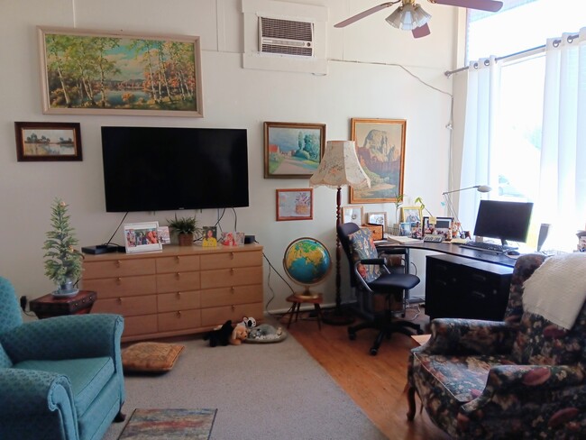 Building Photo - 775 E 820 N