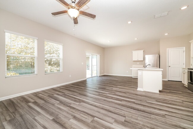 Building Photo - 2052 Harris Hawk Ave