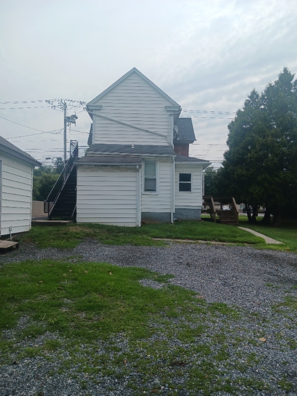 Building Photo - 2558 Lititz Pike