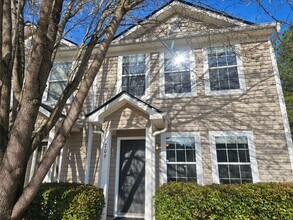 Building Photo - 709 Outlook Way