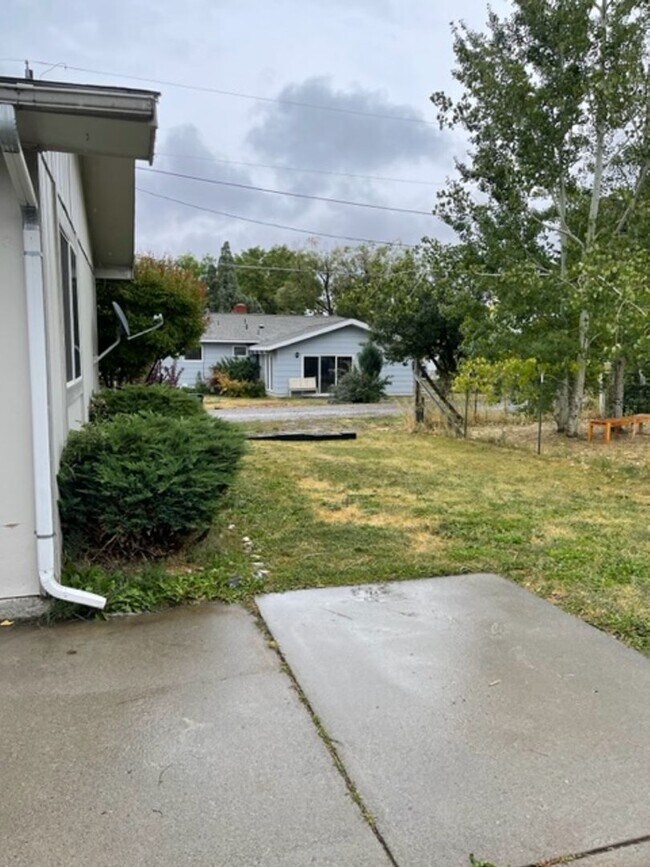 Building Photo - 2 Bedroom Apartment for Rent in Bozeman!