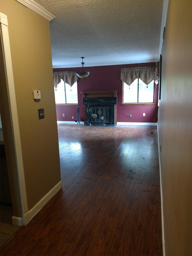 Building Photo - 432 S Robin Rd
