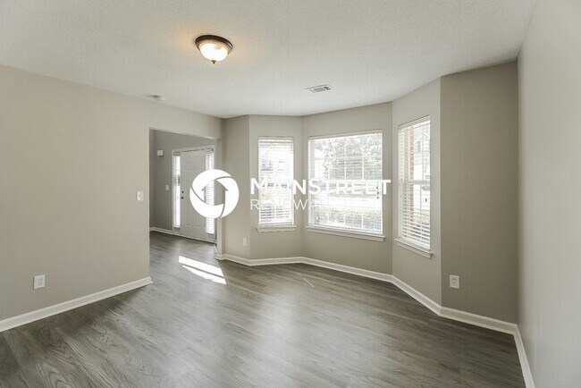 Foto del edificio - 4 Bedroom Pet-Friendly Home in Ellenwood, GA with Main Street Renewal