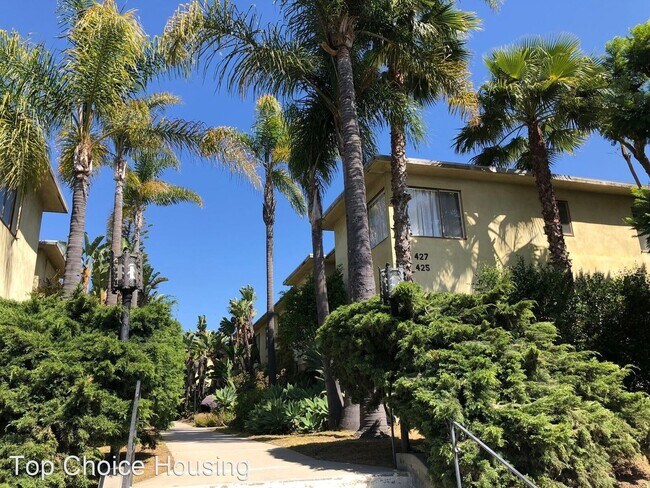 Building Photo - 425 San Vicente Blvd