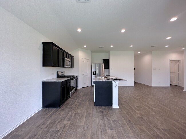 Foto del edificio - 21395 Owl Rd