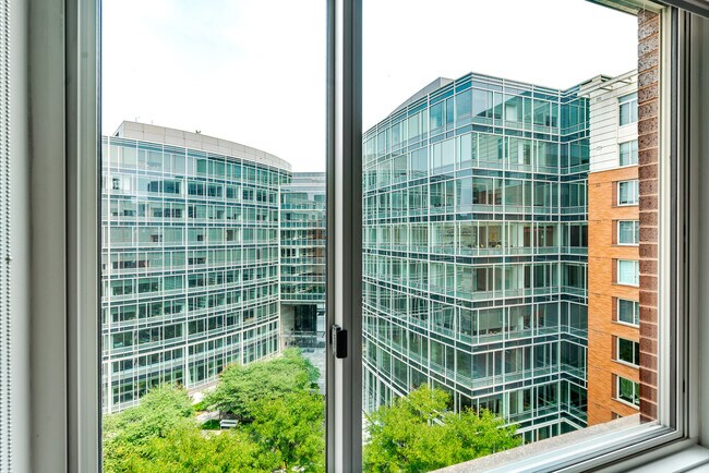 Foto del edificio - 2221 I St NW