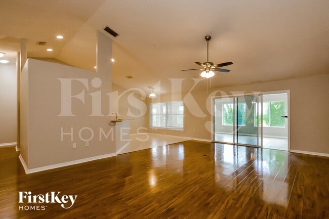 Building Photo - 13024 Baybrook Ln