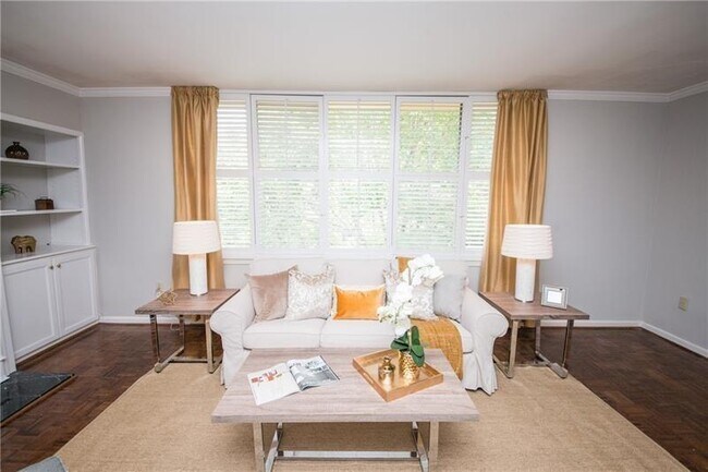Foto del edificio - 2637 Peachtree Rd NE