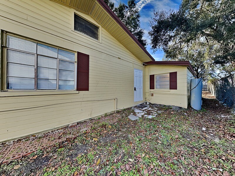 Primary Photo - 822 Forest Ln