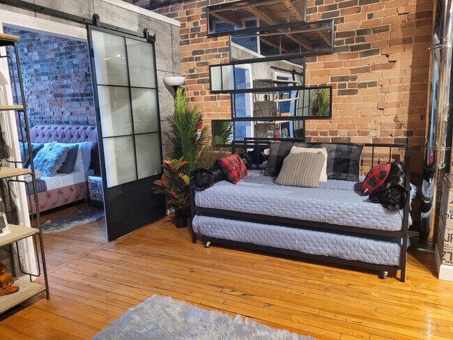 Photo du bâtiment - 7 Rue Notre-Dame Ouest-SI FL3-ID1602038P
