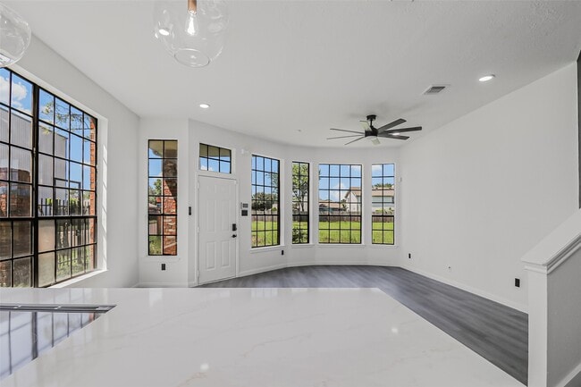 Foto del edificio - 8888 Benning Dr