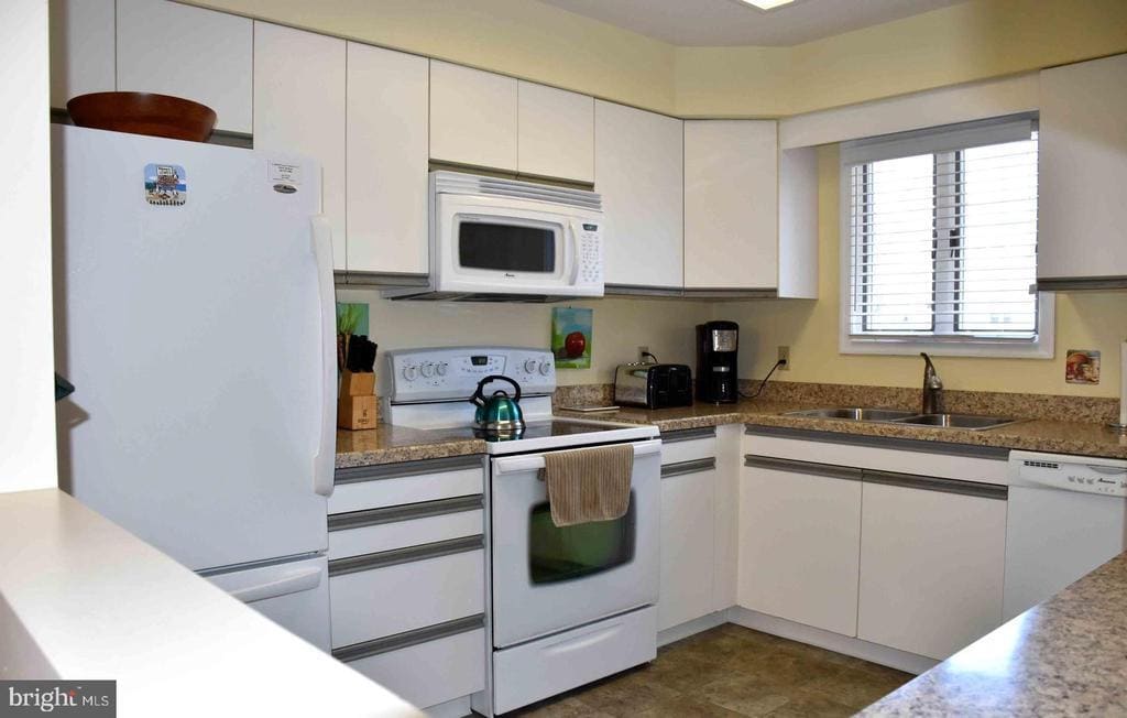 Building Photo - 18 Henlopen Gardens