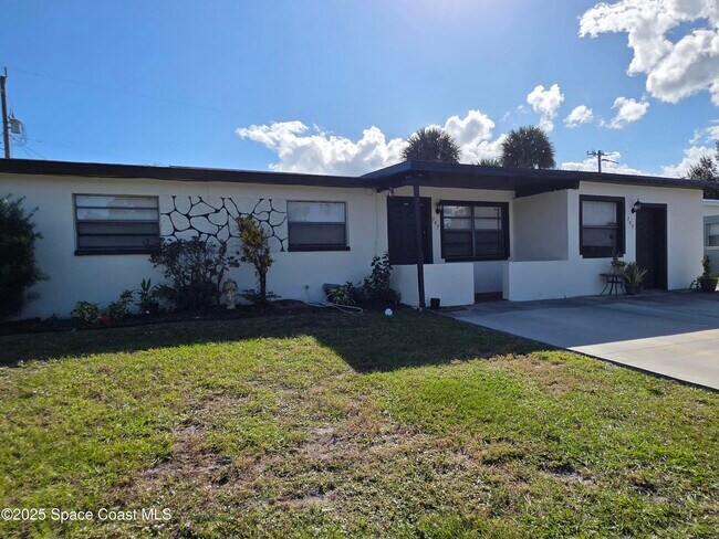 Foto del edificio - 747 E University Blvd