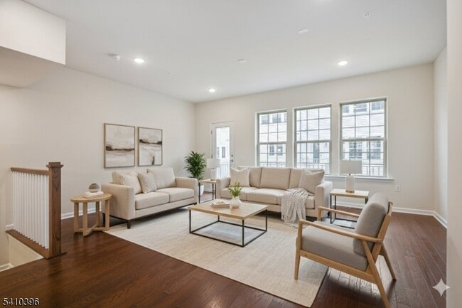 Building Photo - 28 Gala Ct