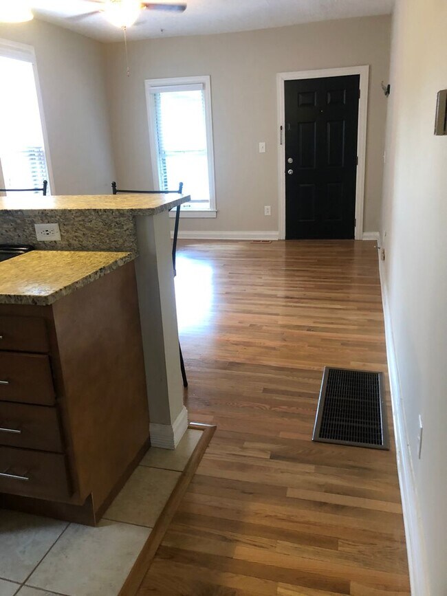 Foto del edificio - 1282 Hunter Ave