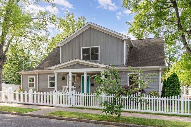 Building Photo - 219 Northwood Cir