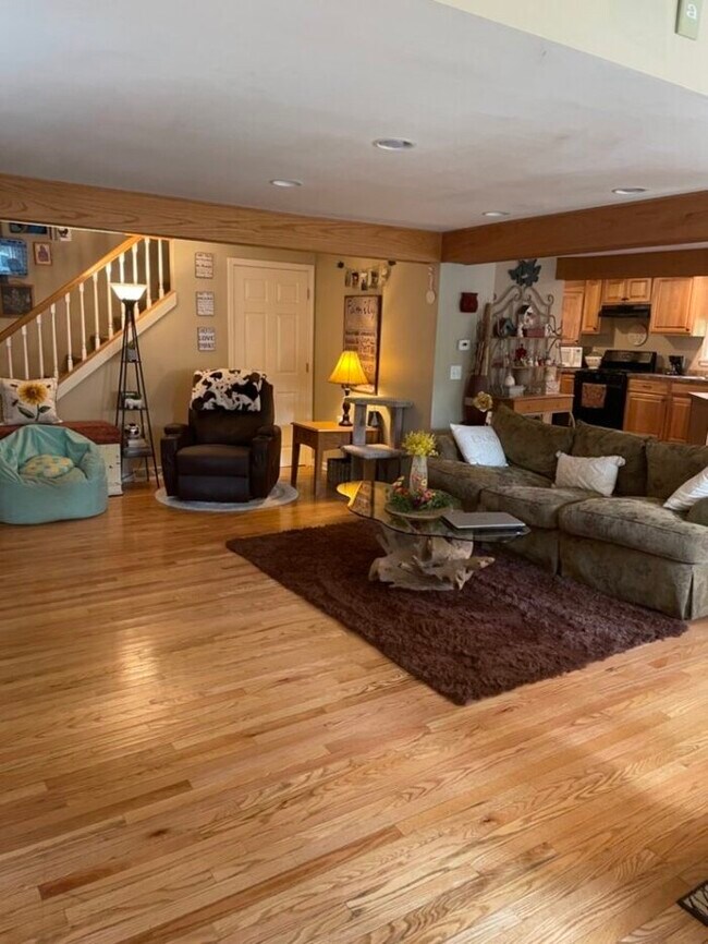 Blocks from Potter Lake! House Rental in East Troy, WI