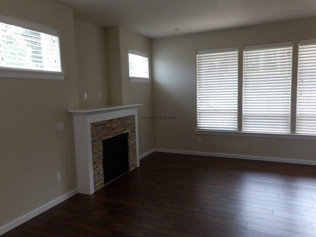 Foto del edificio - Townhome in hillsboro