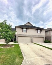 Building Photo - 18163 Pinehurst Dr
