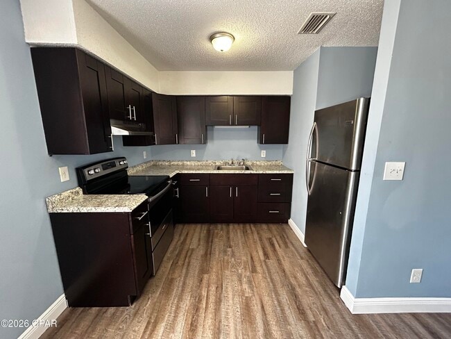 Foto del edificio - 6318 Lenawee St