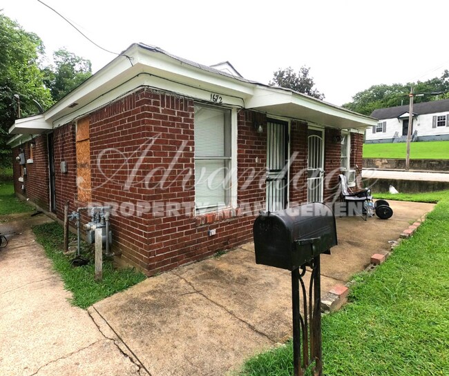 Building Photo - Come see this 1 Bedroom Single Family Home...