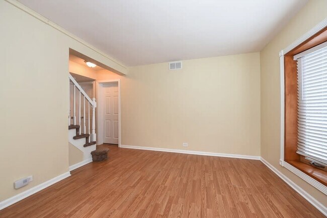 Building Photo - 4100 W 99th Pl