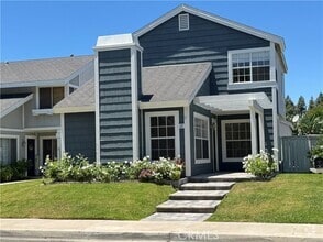 Building Photo - 12 Wildbrook