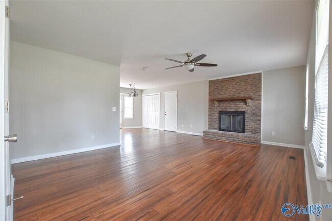 Foto del edificio - 121 Grayson Ave