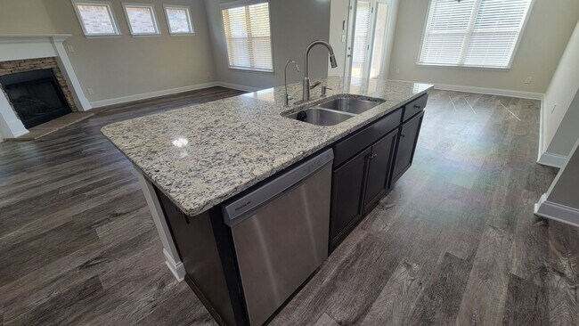 Foto del edificio - 3 Bedroom 3 Bathroom Home with Office/4th ...