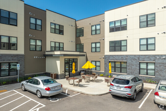 Entry - Berkshire Ashwaubenon Townhomes
