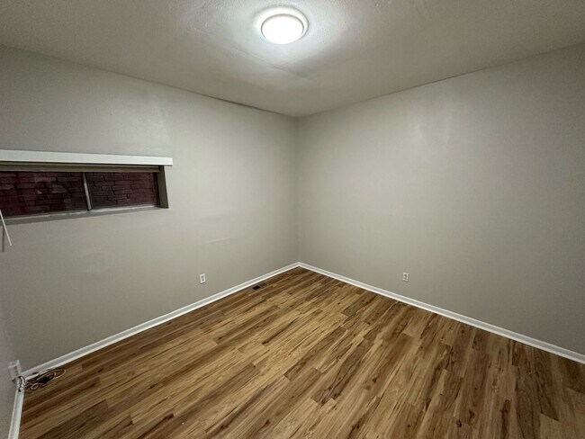 Building Photo - 4250-52 Castleman