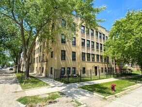 Building Photo - 6100 N Talman Ave