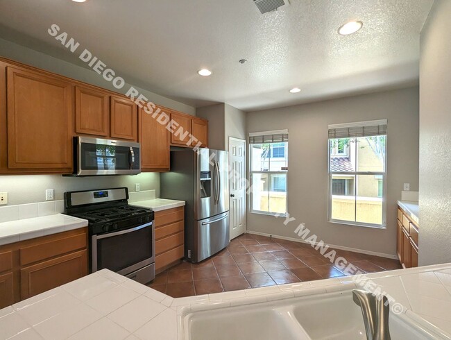 Foto del edificio - Stunning 3-Bedroom Townhome in San Elijo H...