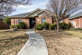 Building Photo - 5714 Southlawn Cir