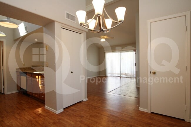 Building Photo - 2100 W Lemon Tree Pl