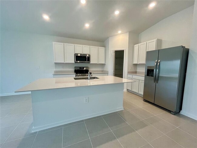 Foto del edificio - 4700 Golden Knight Blvd