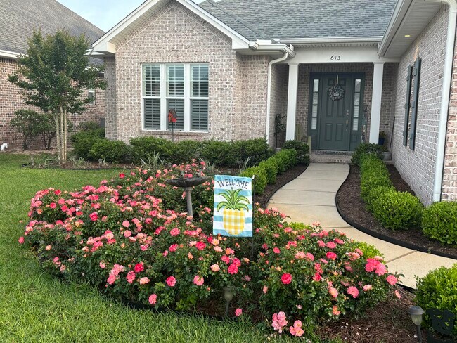 Foto del edificio - 613 Tulip Tree Way